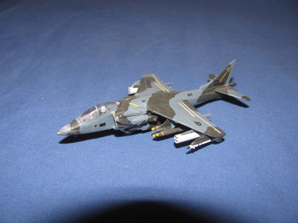 1/144 US Marine Harrier $3