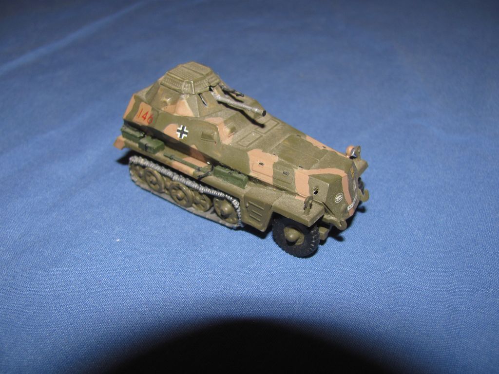 1/72 German Armored Halftrack $3